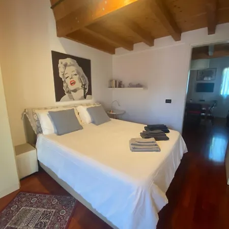 Apartment Chez La Reine -