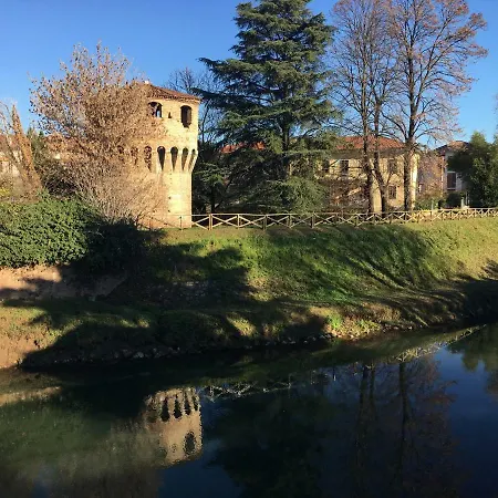 Chez La Reine - Daire